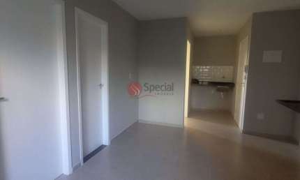 Apartamento no Belém com 2 dormitórios e terraço para churrasqueira.