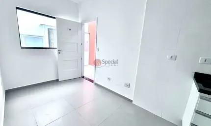 Apartamento novo, 2 quartos, com quintal . na Vila Oratório.