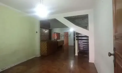 Sobrado à venda no tatuapé com 100 m², 2 amplos quartos, 2 banheiros, quintal , 1 vaga  de garagem.