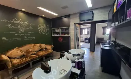 Sobrado comercial à venda com 250 m² de construção, 6 salas 5 wcs, 2 vagas .