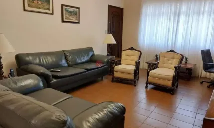 Casa térrea à venda no belém, com 360 metros de terreno, sendo 12m de frente.