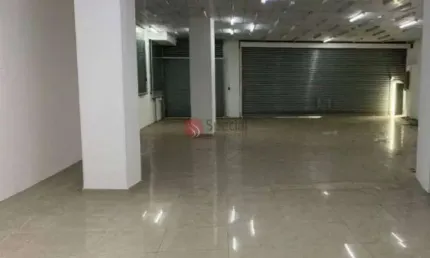 Prédio comercial na Cidade Líder, 643 m² área construída  e 10 vagas