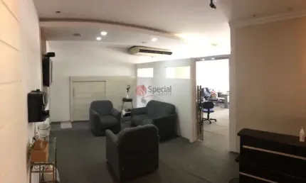Prédio comercial no Tatuapé com renda em excelente local, ao lado da Praça Silvio Romero