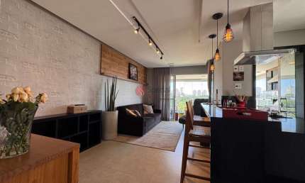 Apartamento com varanda gourmet, mobiliado, com 3 quartos, 2 suíte e 2 vagas.