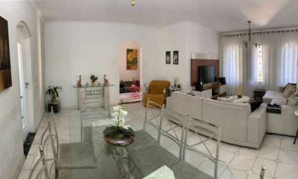 Sobrado  Alto Padrão à venda com 240m² com 3 quartos e 6 vagas na  Penha.