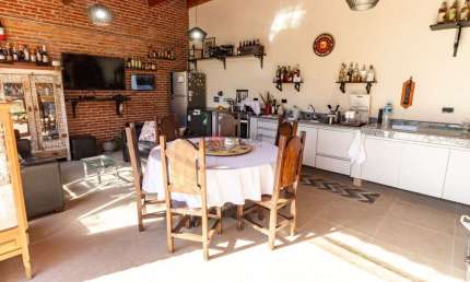 Sobrado à  venda no Alto da Mooca com  3 quartos uma suíte,  2 vagas .