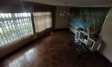 Sobrado comercial ou residencial para compra ou locação na Água Rasa com piscina.