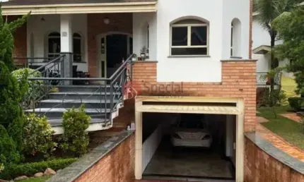 SOBRADO EM CONDOMÍNIO FECHADO, 342M² DE ÁREA , CONDOMÍNIO CLUBE!