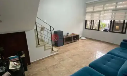 Sobrado no Tatuapé, reformado, 2 dormitórios, 4 banheiros, 3 vagas, próximo a R. Azevedo Soares.