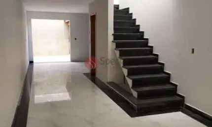 Sobrado na Vila Ré, 120 metros, 3 suítes, 2 vagas,  Área Gourmet.