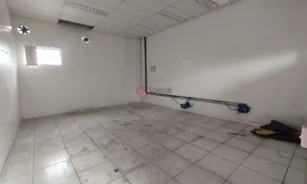 Prédio comercial para compra pu locação em frente ao Metrô com 1522 metros.