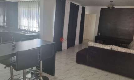 Casa térrea com 3 residências independentes,  ótimo para renda.