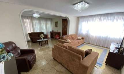 Casa com 3 quartos para alugar na Rua Luzia da Conceição Moraes, 411, Vila Carrão, São Paulo