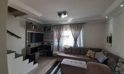 Sobrado de Condomínio com 3 dormitorios 1 suite com vaga de garagem proximo a futura estacao de metr