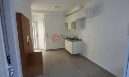 Apartamento de 2 dormitórios com armários próximo ao Metro Oratório.