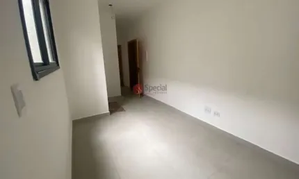 Apartamento com 2 quartos, 1 vaga, próximo a estação de Metrô Guilhermina.