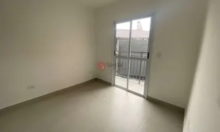 Apartamento com 2 quartos a 350 metros do Metrô Guilhermina.