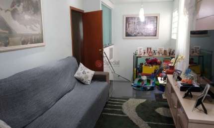 Sobrado no Tatuapé 3 dormitórios, 1 suíte e 3 vagas.