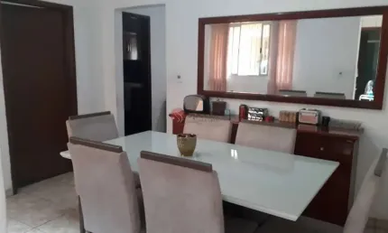Casa à venda n aricanduva, com 2 dormitórios e 2 vagas.