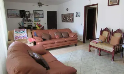 Casa de 360 m²  com 3 dormitórios e edícula na vila santa catarina.