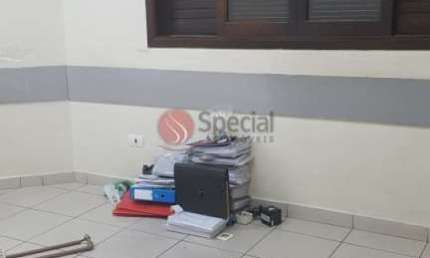 Prédio Comercial 5 salas, 3 banheiros, 3 vagas,  próximo aos Metrôs Belém e Tatuapé.