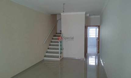 Sobrado lindo de 3 dormitórios, 1 suíte e 2 vagas na Vila Marari.