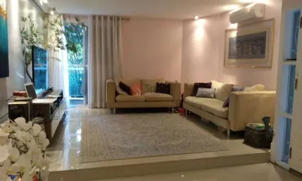 Sobrado à venda na Vila Alpina - SP com 4 suítes e 5 vagas