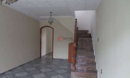 Sobrado com 4 quartos para locação no Jardim Vila Formosa.