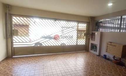 Sobrado comercial para locação no Tatuapé com 170 m², 3 quartos sendo 2 suítes, 2 vagas de garagem.