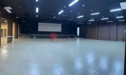Galpão industrial na região da Penha ótima localização.