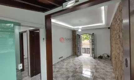 Sobrado para locação a 500 metros do Metrô Tatuapé, com 196 m², 2 vagas.