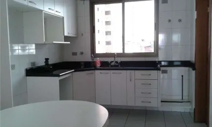 Apartamento 3 dormitórios 3 vagas + depósito no Tatuapé.