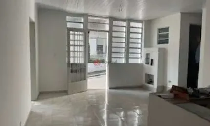 Casa térrea comercial ou residencial  na quarta parada.