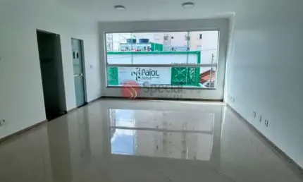 Sala na Vila Invernada de 55 metros com 1 depósito, copa, 1 banheiro, próximo ao Hospital Vitória.