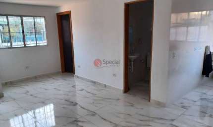 Casa com 2 quartos para alugar na Rua Água Santa, 31, Água Rasa, São Paulo