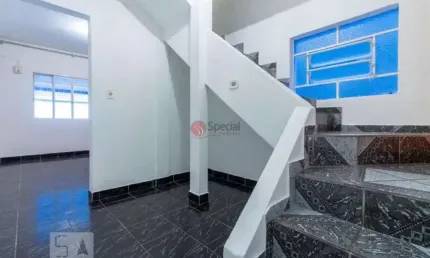 Sobrado no Jardim Nordeste,  próximo ao metrô Artur Alvin Zona Leste.