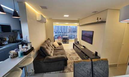 Apartamento à venda no Tatuapé, 2 dormitorios, 2 vagas, depósito, a 350 metros São Luiz.