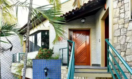 Sobrado belíssimo com 3 quartos e área gourmet à venda Tatuapé, 300 m².
