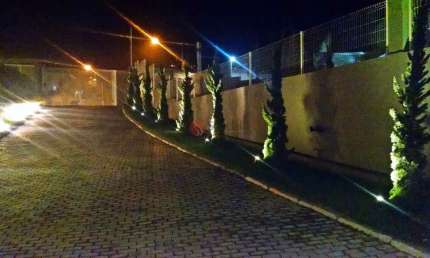 VENDE-SE CASA  COM 810 M EM CONDOMÍNIO FECHADO COM 6 QUARTOS E 16 VAGAS NA ZONA NORTE