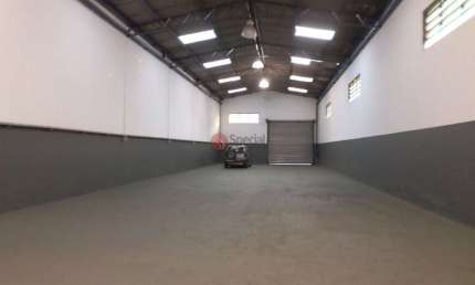 Galpão comercial na Vila Guilhermina, com 425 m² e 2 saídas
