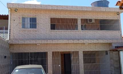 Linda Casa de 5 Dormitórios com Piscina, Área Gourmet e Mobiliada em Tamandaré