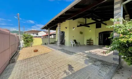 Casa com 3 quartos à venda no Itoupava Central, Blumenau , 212 m2 por R$ 720.000