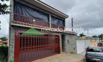 Casa com 4 quartos para alugar na Rua Emílio Bertoni, Jardim Doutor Antônio Petráglia, Franca