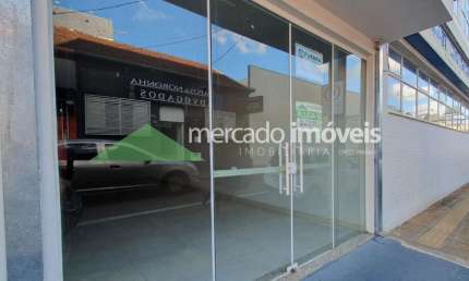 Sala comercial para alugar na Rua Couto Magalhães, Centro, Franca