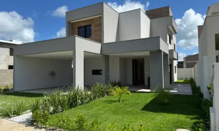 Casa no Condomínio Fechado – 223m², 4 Suítes, Energia Solar e Sustentabilidade