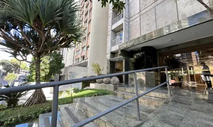 Apartamento no Bigorrilho, andar alto, vista livre.