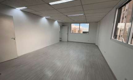Sala comercial com 3 salas para alugar na Rua Professor Pedro Viriato Parigot de Souza, 3901, Ecoville, Curitiba