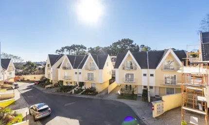 Casa em condomínio no vista alegre. aceita casa de maior valor de rua.