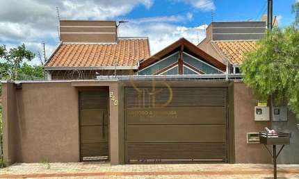 CASA COM PISCINA E ÁREA GOURMET COMPLETA: CONFORTO E ELEGÂNCIA NO BAIRRO ITAMARACÁ