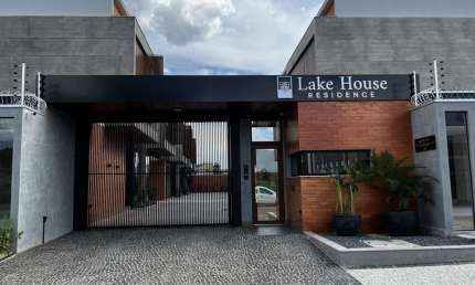 Sobrado 3 Suítes Plenas na Orla 14, Conheça o Lake House!